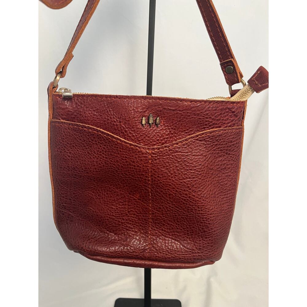 Portland Leather Brown Pebbled Leather Crossbody Bag Adjustable Strap - Picture 2 of 6